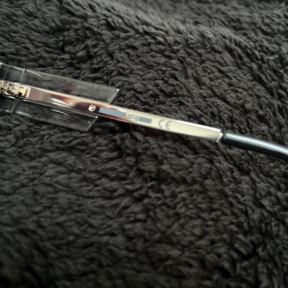 McQ Alexander McQueen MQ0001S-004 Clear Cateye Sunglasses - Picture 4 of 6